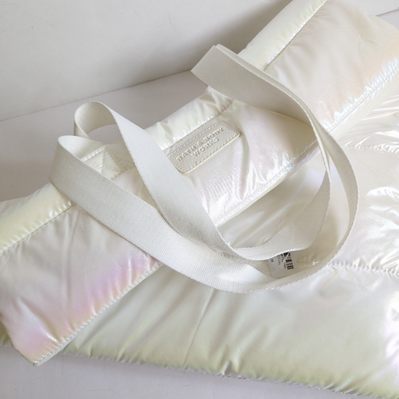 Bath & Body Puffer Iridescent Tote Bag NEW🥰 LARGE - Picture 4 of 10